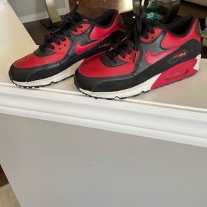Air Max size 5Y. Unisex for boy or girl. Red, black and white.